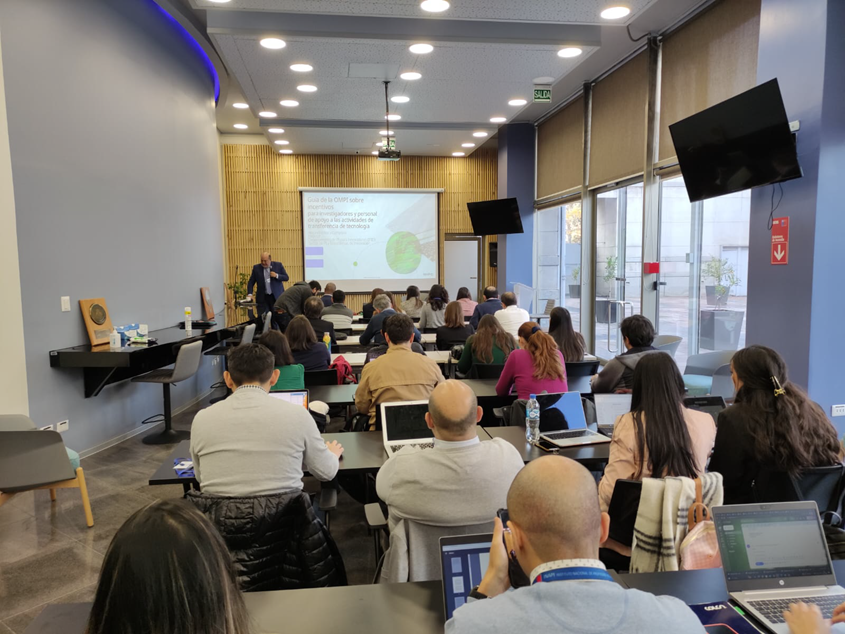 Photo of Mr. Alejandro Roca Campagna speaking