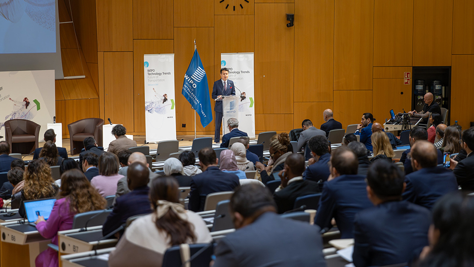 Daren Tang at the launch of the WIPO Technology Trends: Future of Transportation report