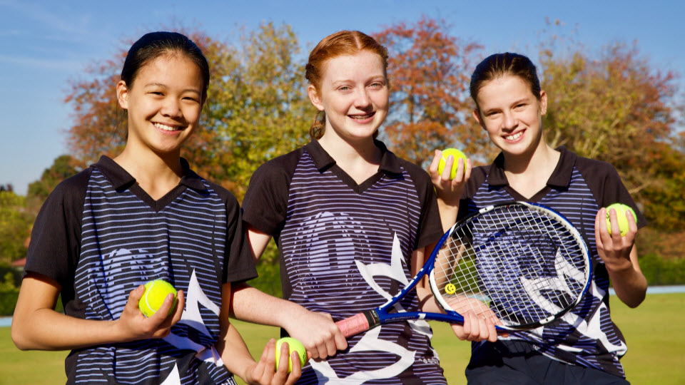 Picture of Mikayla Lee, Susannah Lutze and Alice Wilson, inventors of Score Buddy