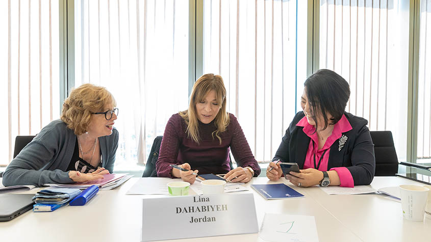 Photo de femmes scientifiques invitées au cours d’encadrement 