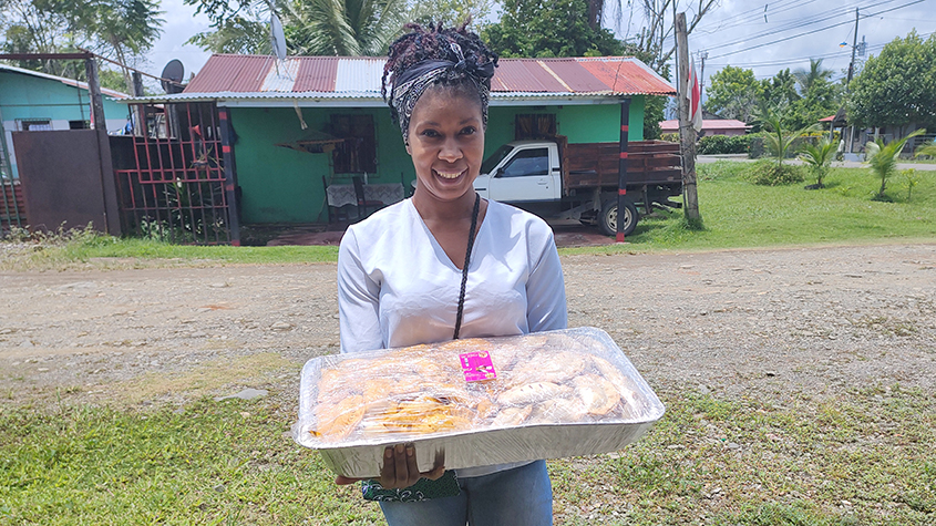 Photo of Ada Thomas, business owner of a MSME dedicated to Afro-Costa Rican Gastronomy