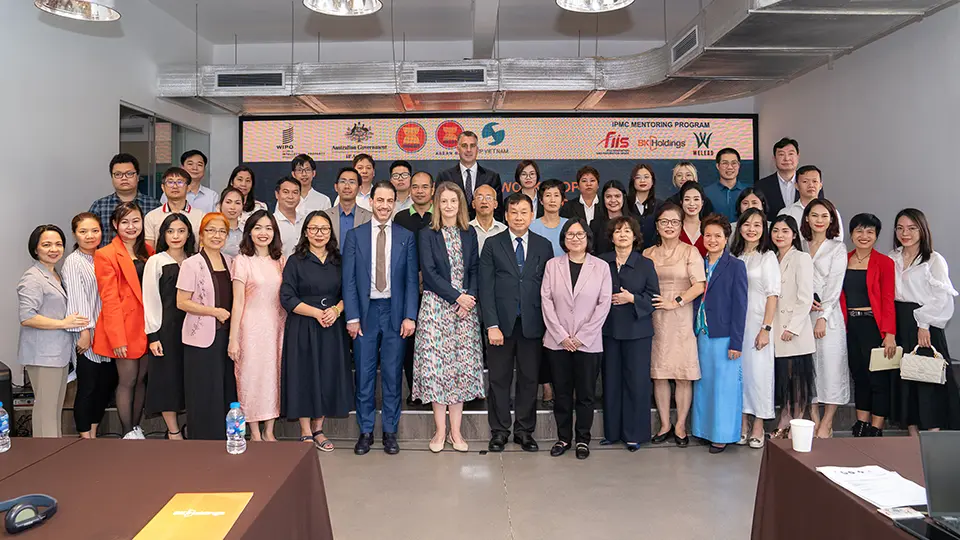 Group photo IP Management Clinic (IPMC) Guiding Tech Startups and SMEs in Viet Nam to Leverage IP for Innovation and Business Growt