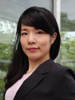 Yumi Ogata 